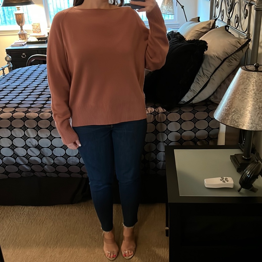 Gorgeous dusty rose wool and cashmere sweater in size L by Vince